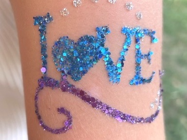 tatouage oiseau paillettes