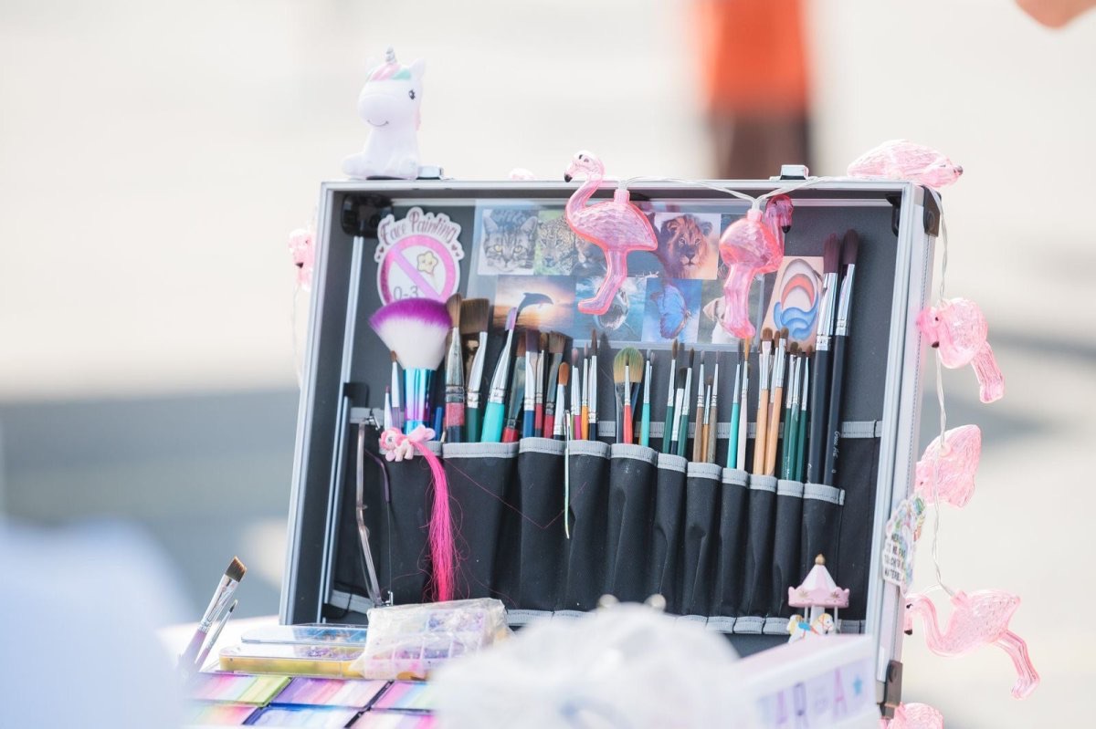 Atelier Les Pinceaux Magiques valise matériel valise maquillage Atelier Les Pinceaux Magiques